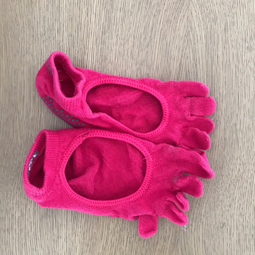 Toesox grip socks